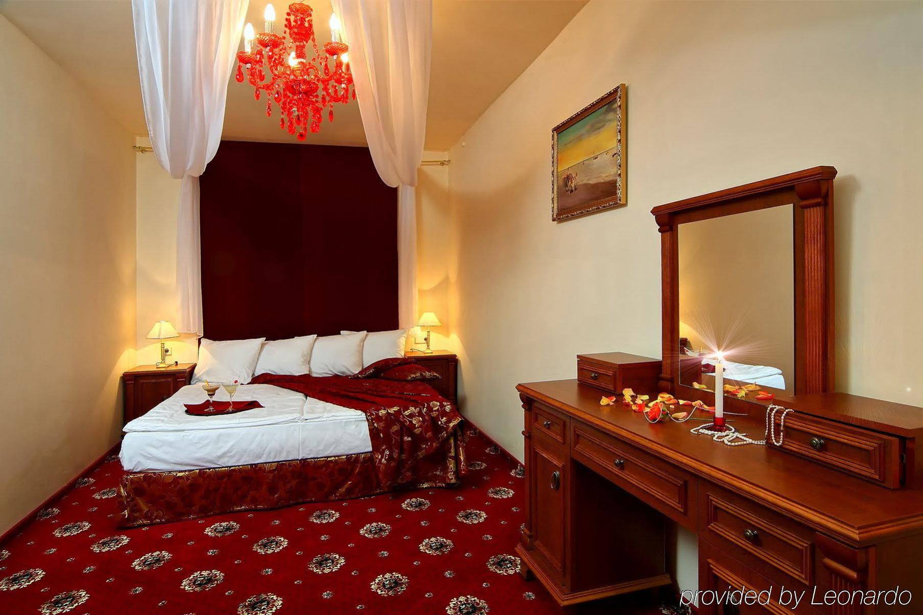 Oscar Hotel