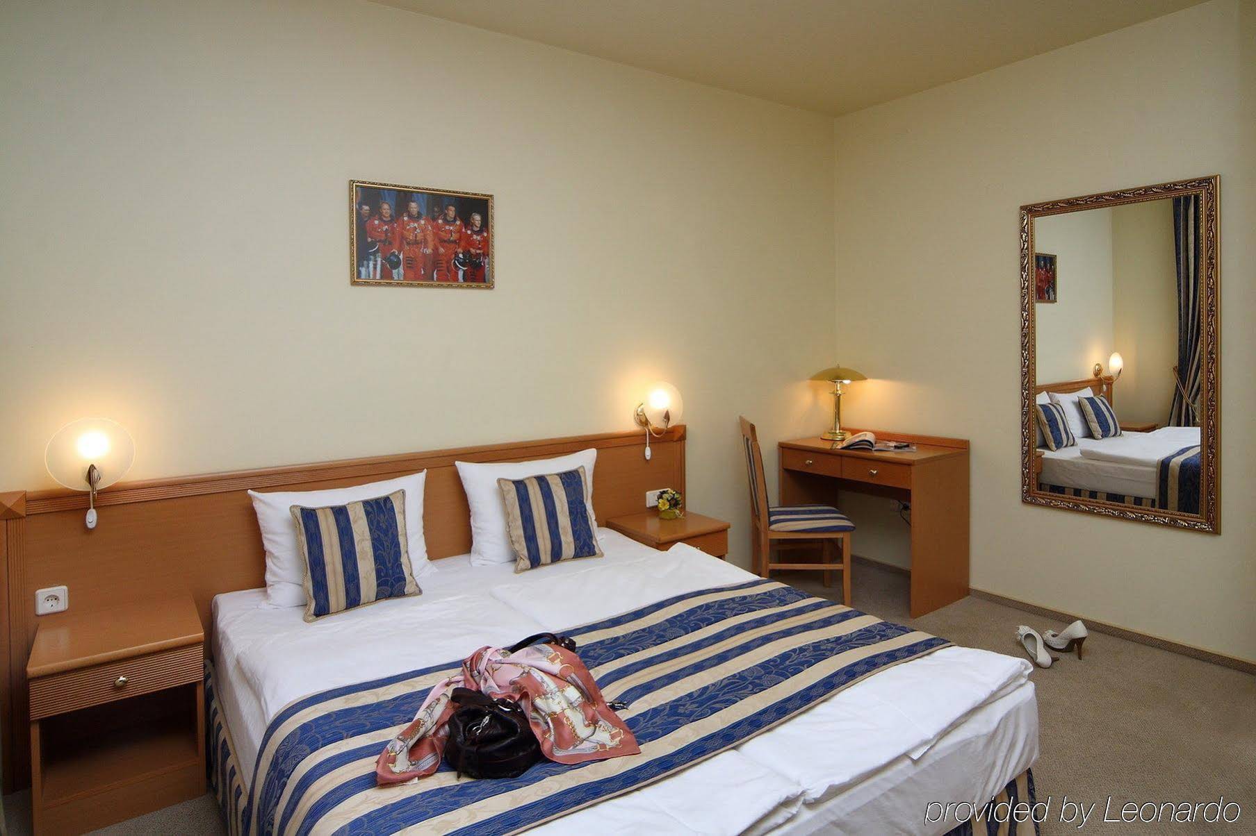 Oscar Hotel