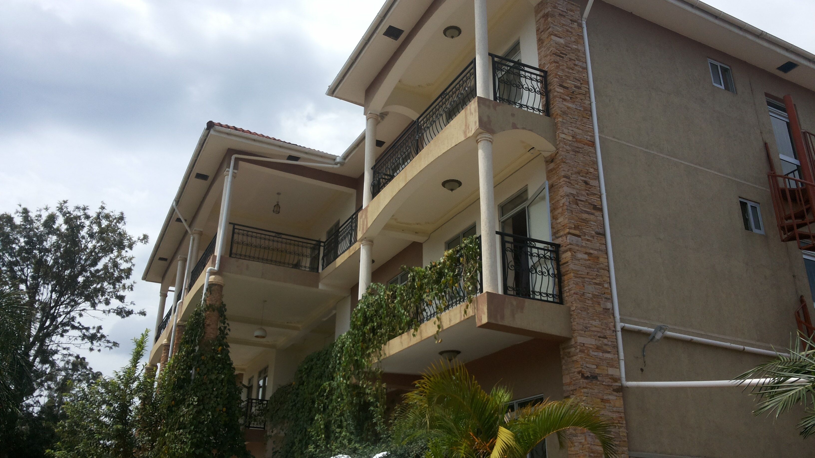 Rosevilla Hotel