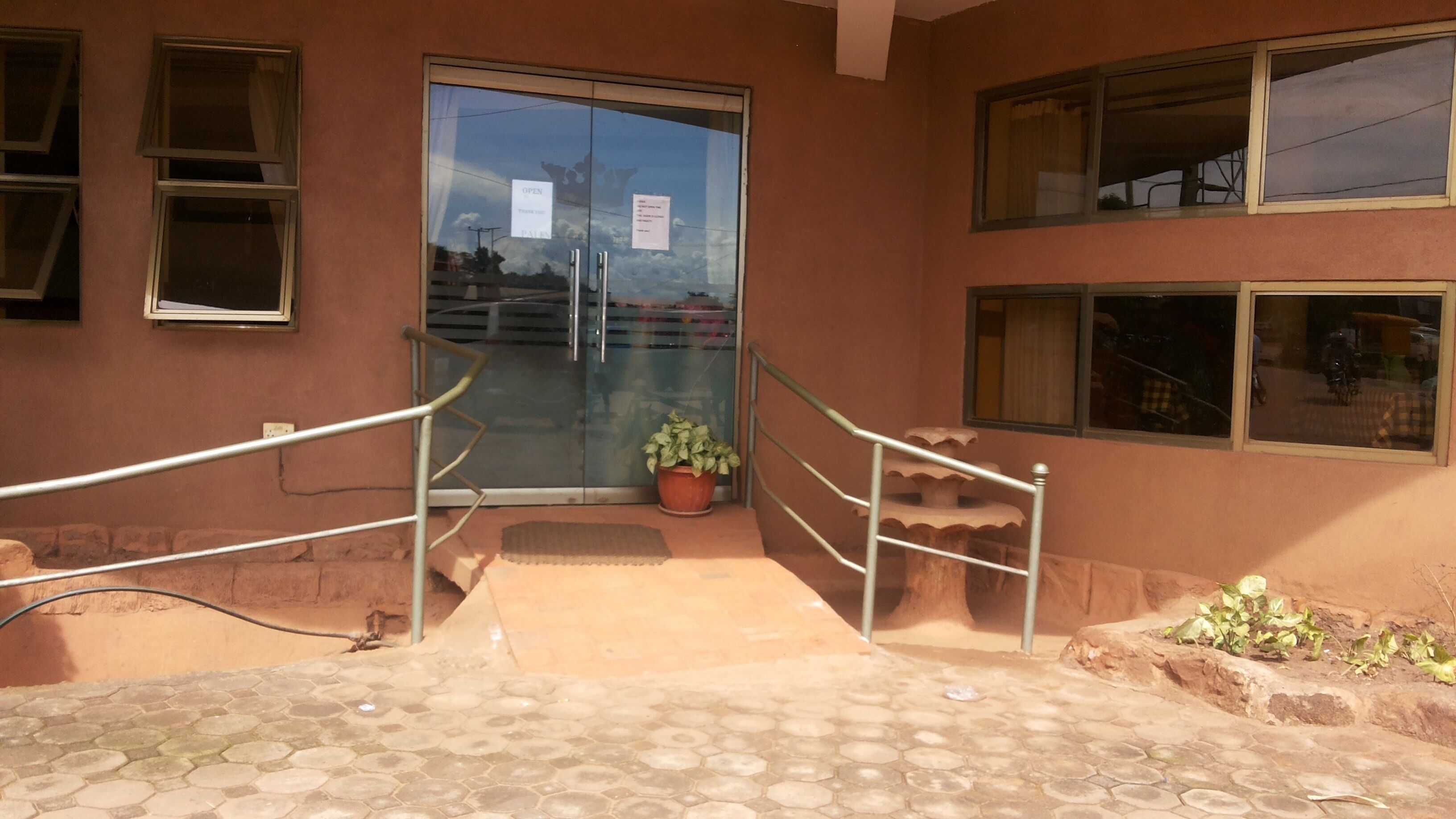 Palema Crown Hotel