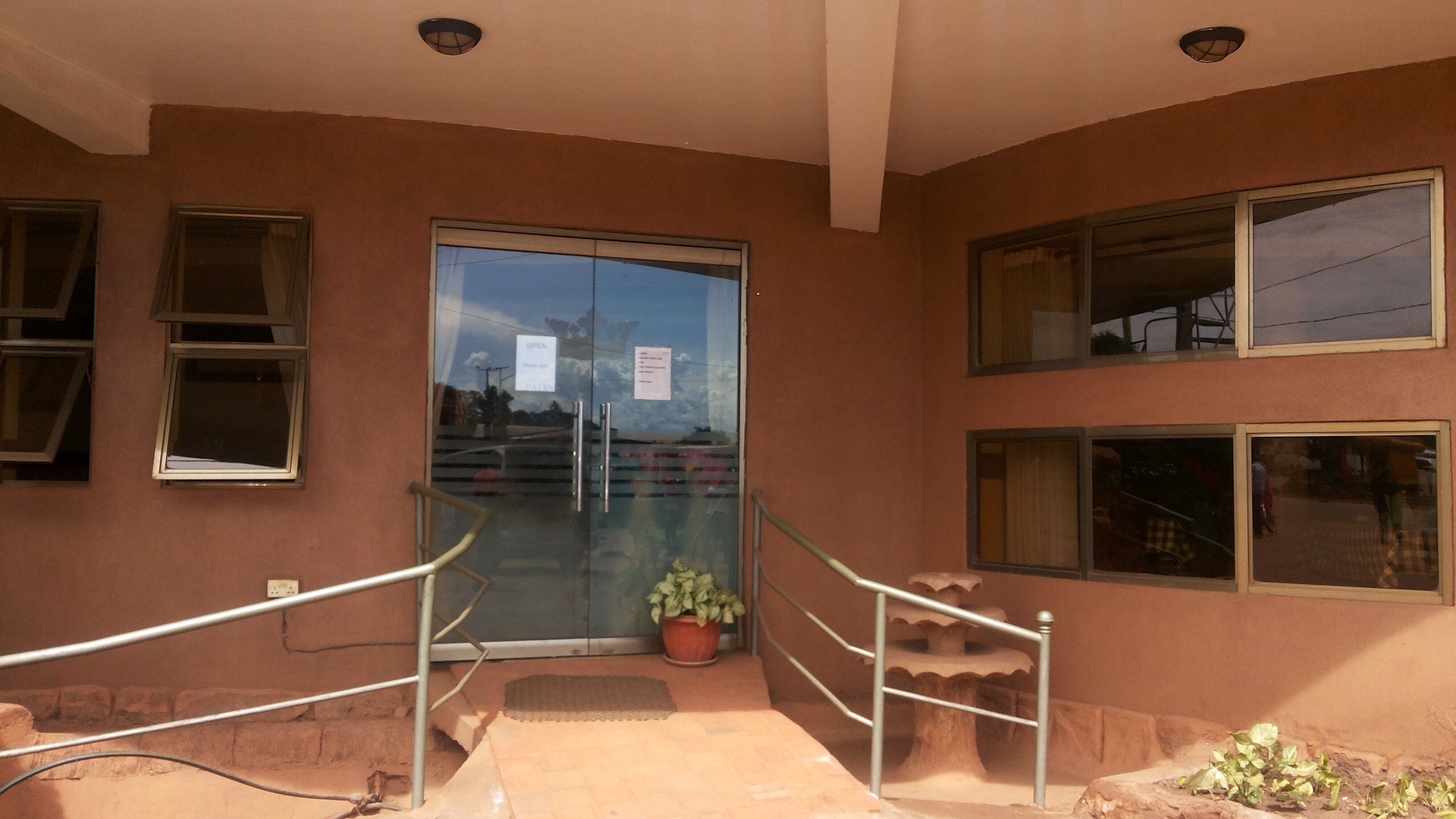 Palema Crown Hotel