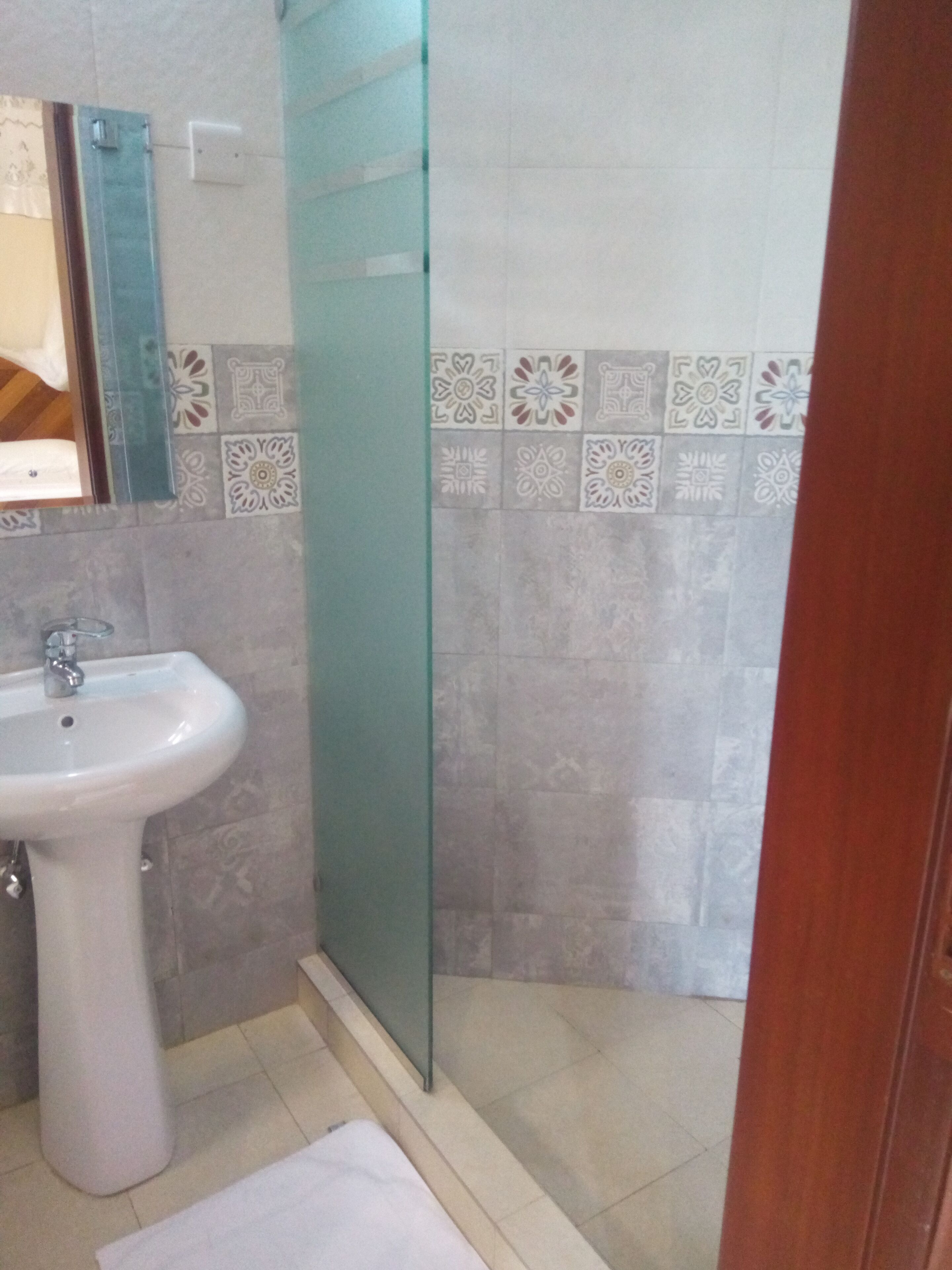 Emmaus Guesthouse Kampala