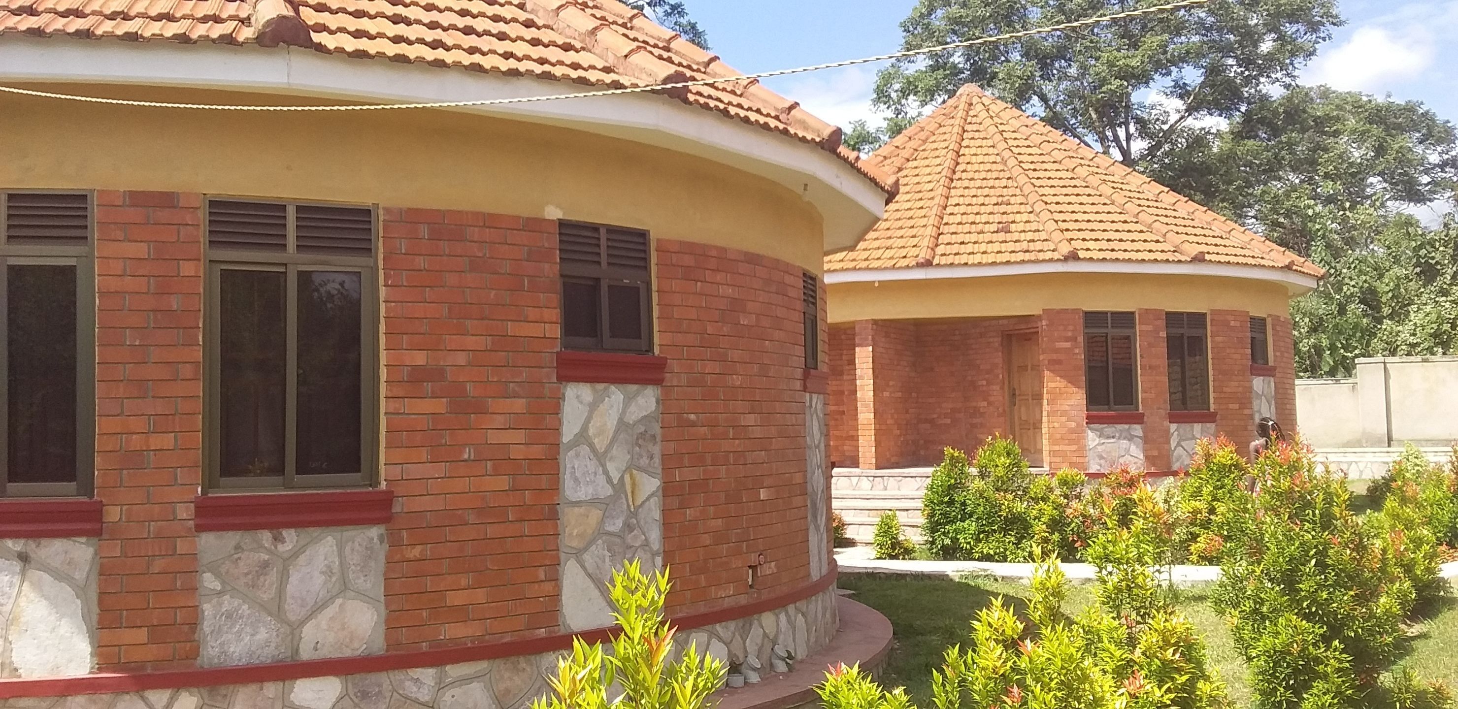 Mango Cottages & Recreation Center
