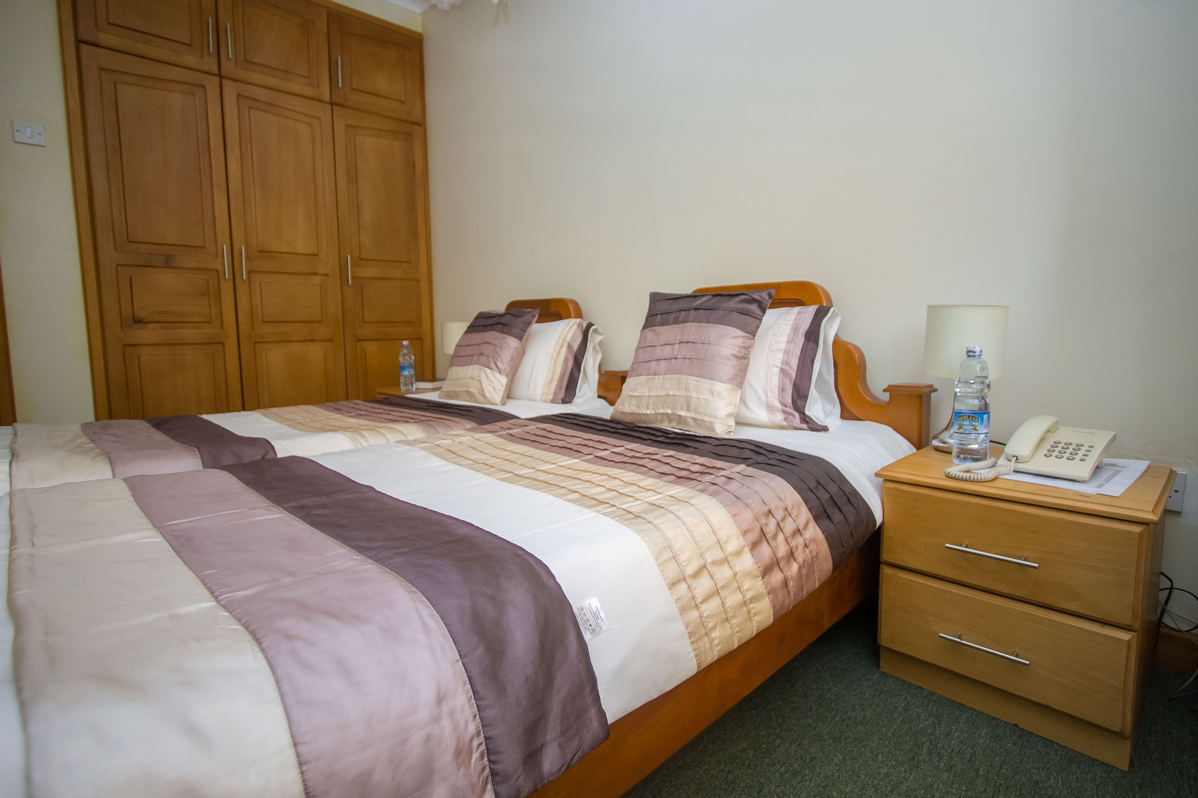 Crown Suites Hotel
