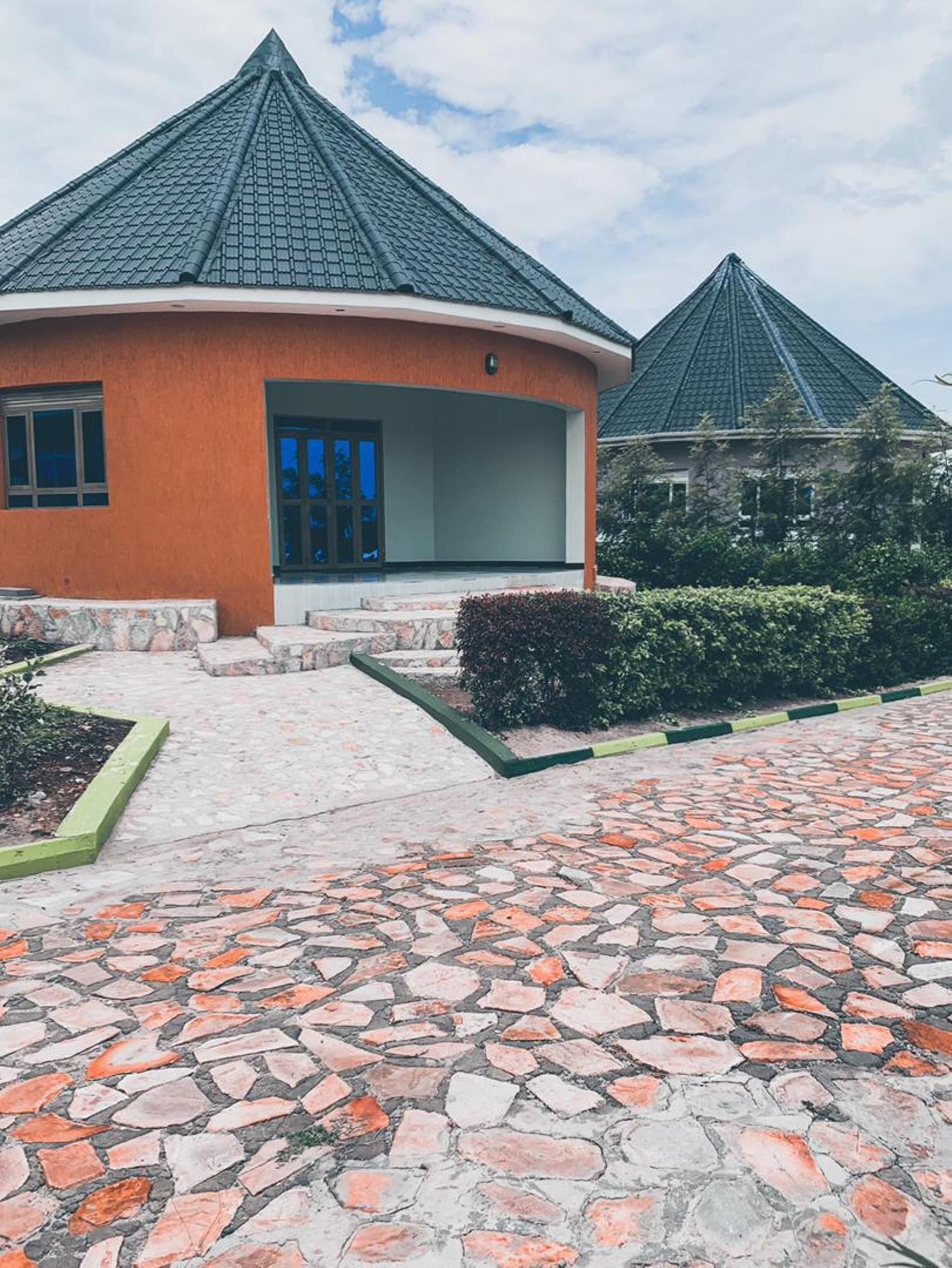 Bwizi Gardens And Resort
