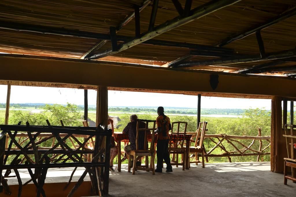 Twiga Tales Safari