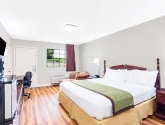 Days Inn & Suites by Wyndham Athens Alabama