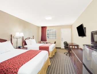 Days Inn & Suites by Wyndham Athens Alabama