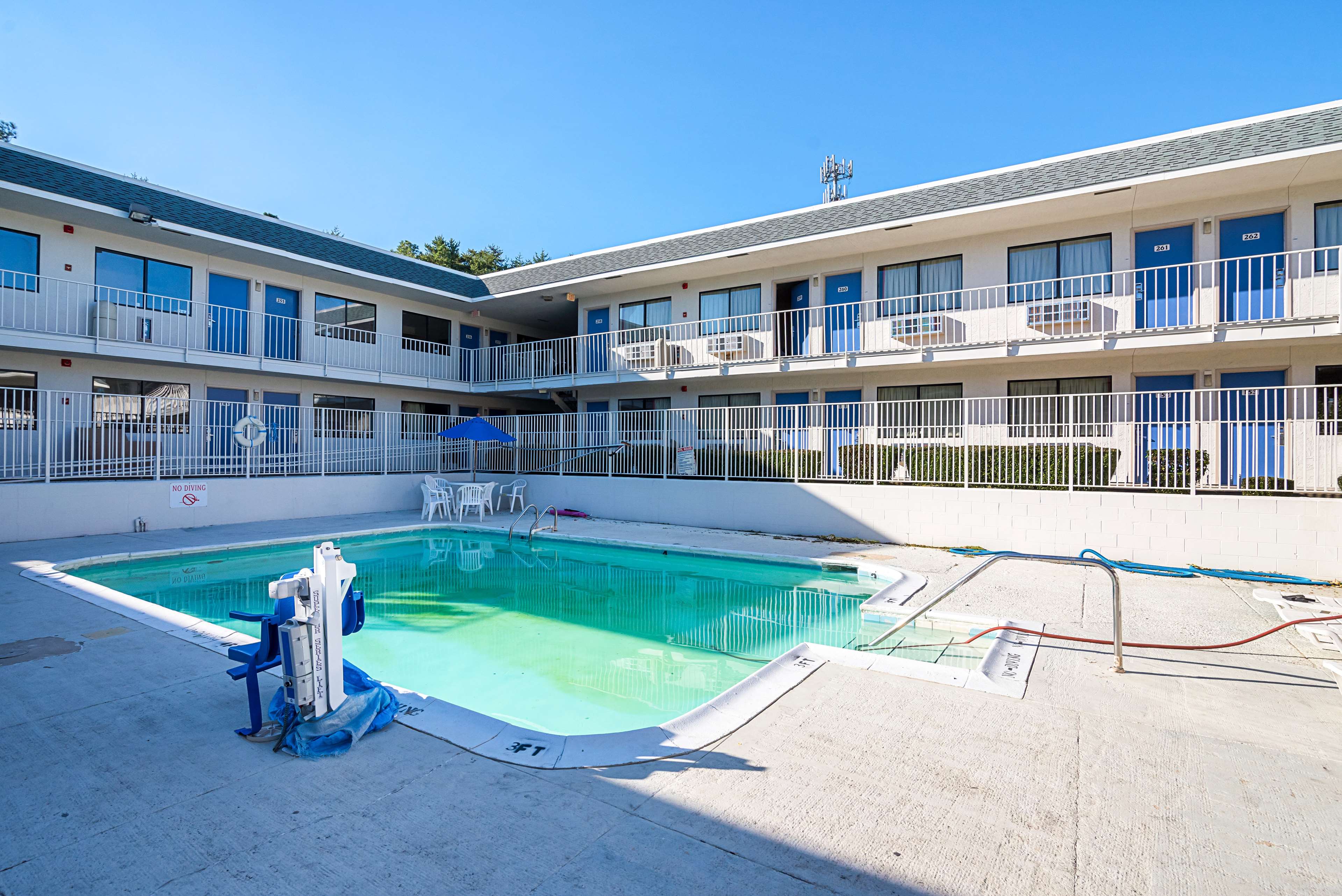 Motel 6 Birmingham Bessemer