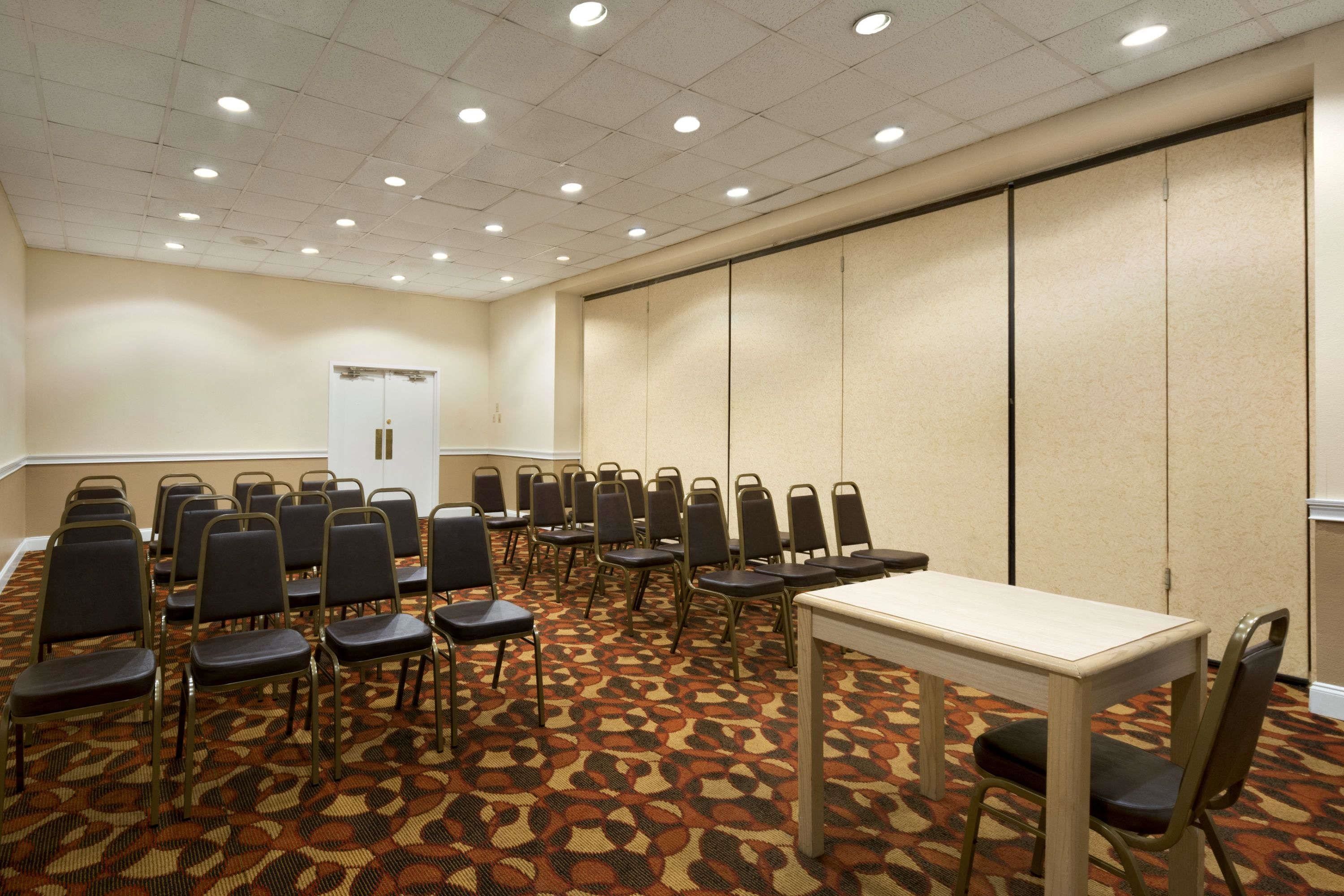 Days Inn by Wyndham Birmingham Vestavia Hills