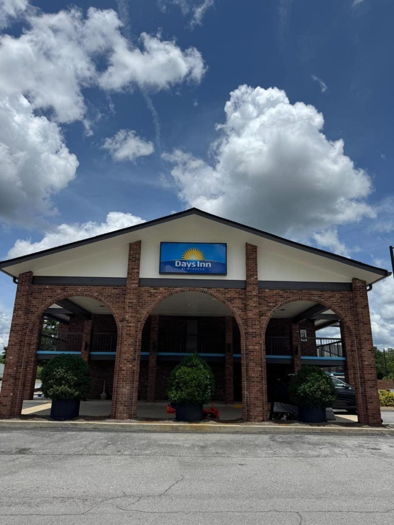 Days Inn by Wyndham Clanton AL