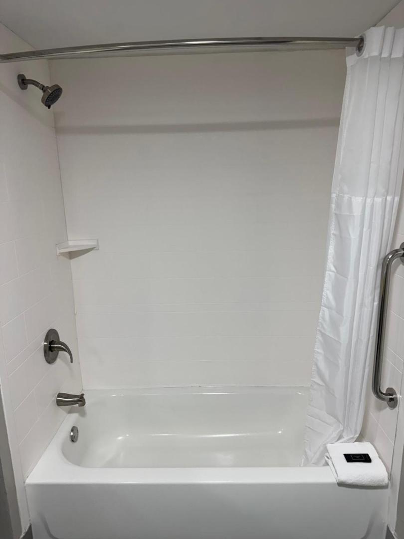 Days Inn by Wyndham Clanton AL