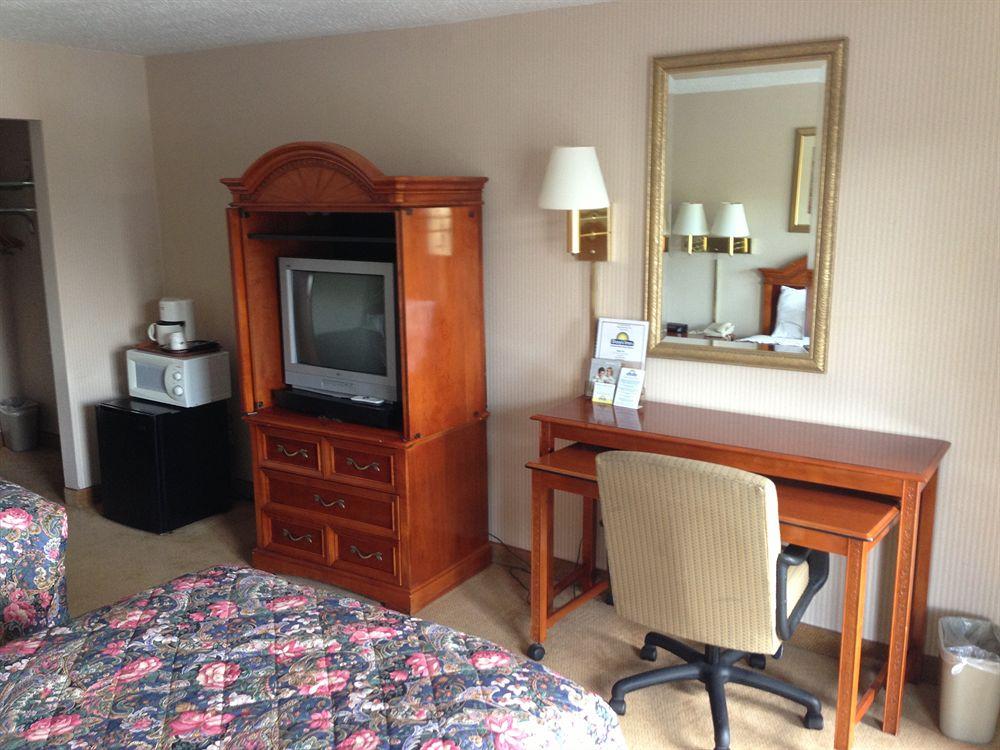 Days Inn by Wyndham Cullman