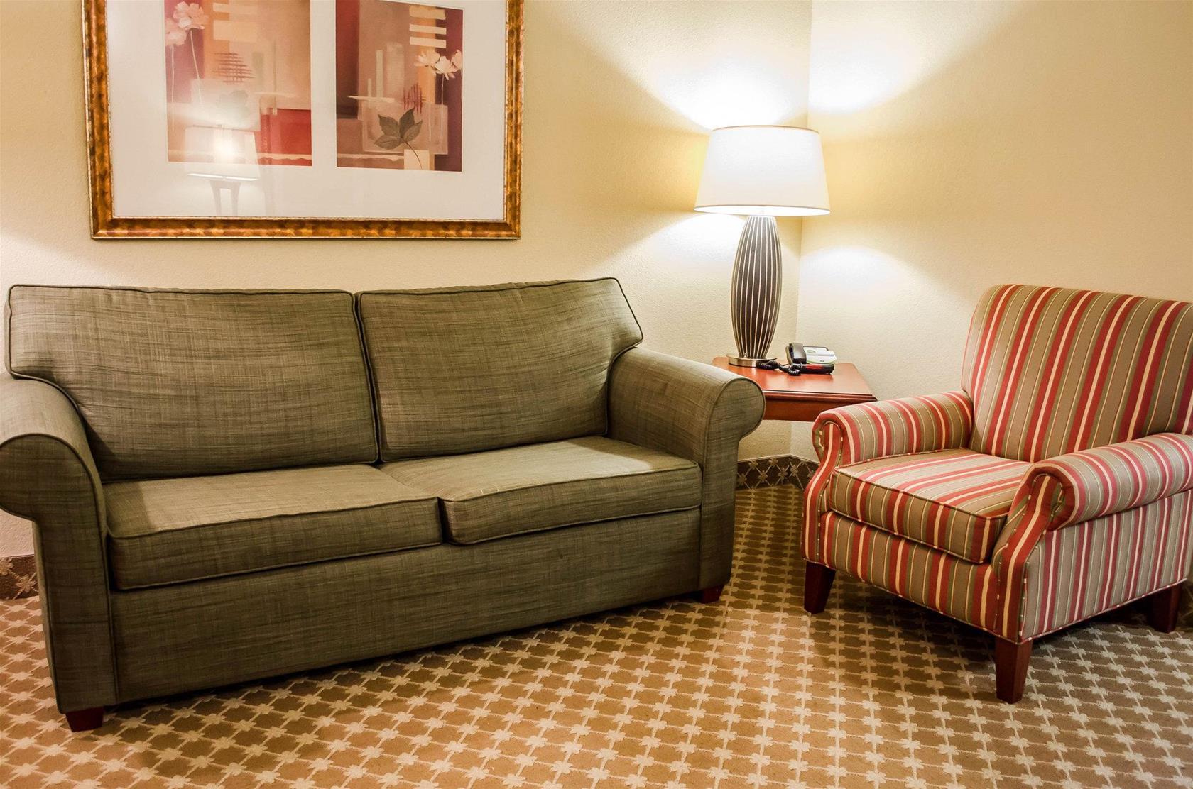 Comfort Inn & Suites Mobile Near Eastern Shore Centre