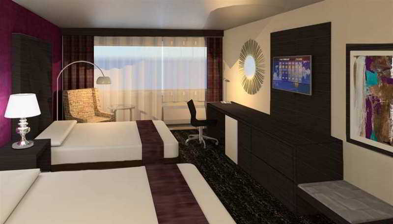 DoubleTree by Hilton Hotel Decatur Riverfront