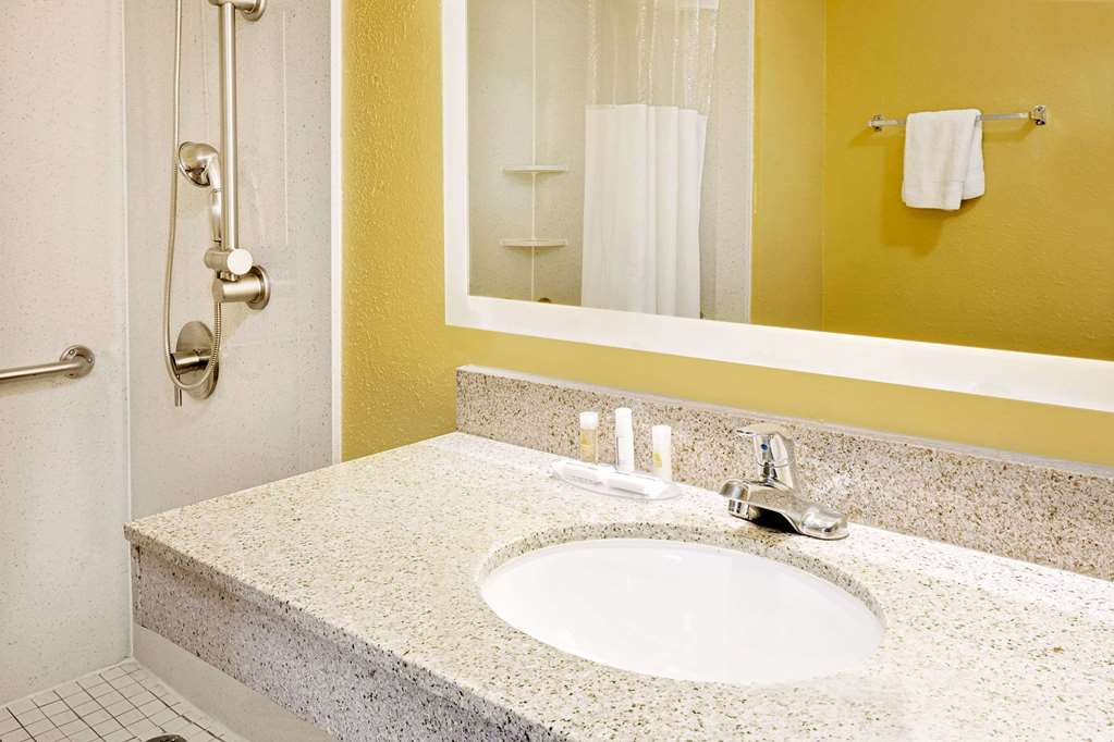 Days Inn by Wyndham Demopolis