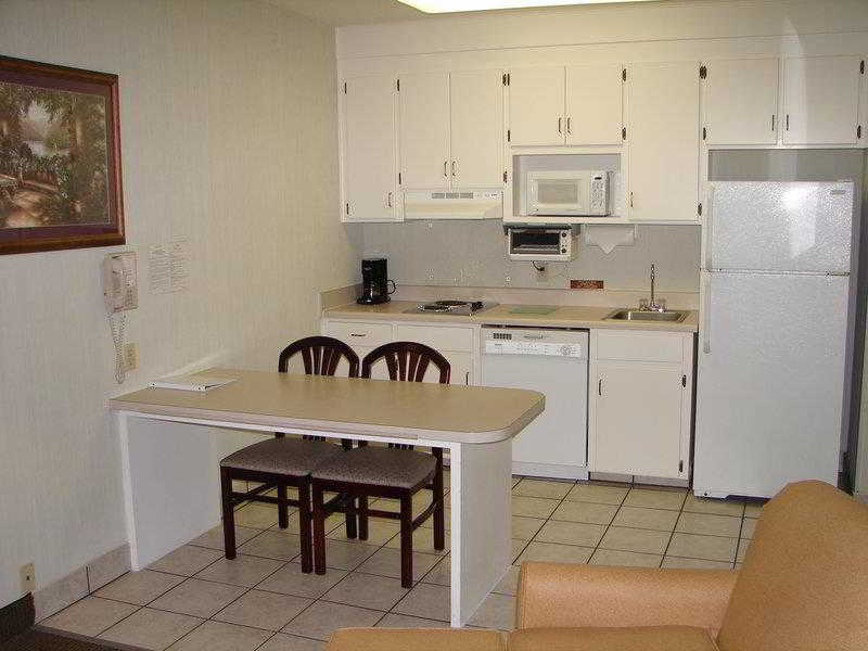 Red Roof Inn & Suites Dothan