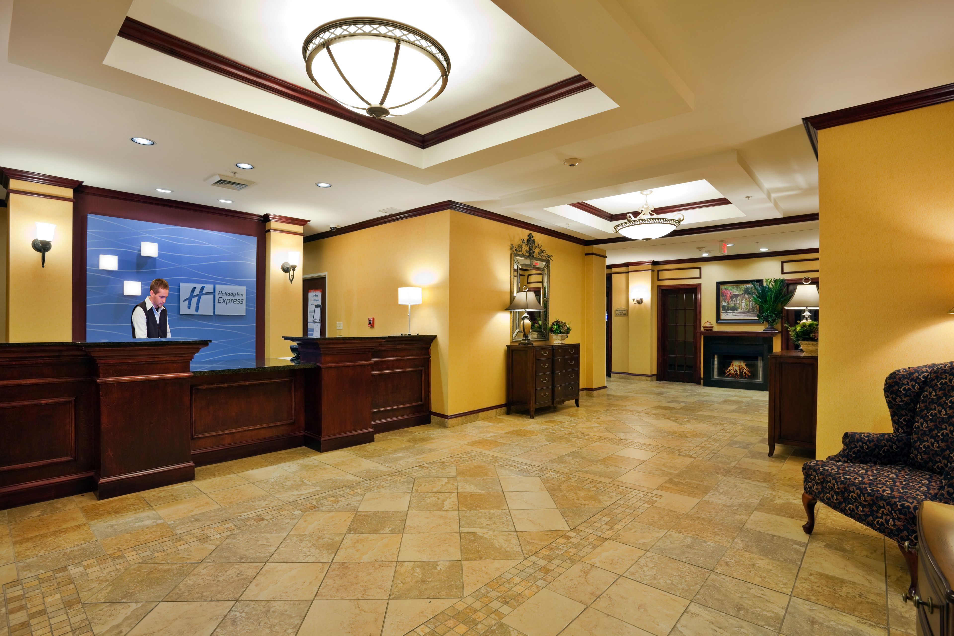 Holiday Inn Express Hotel & Suites Dothan North