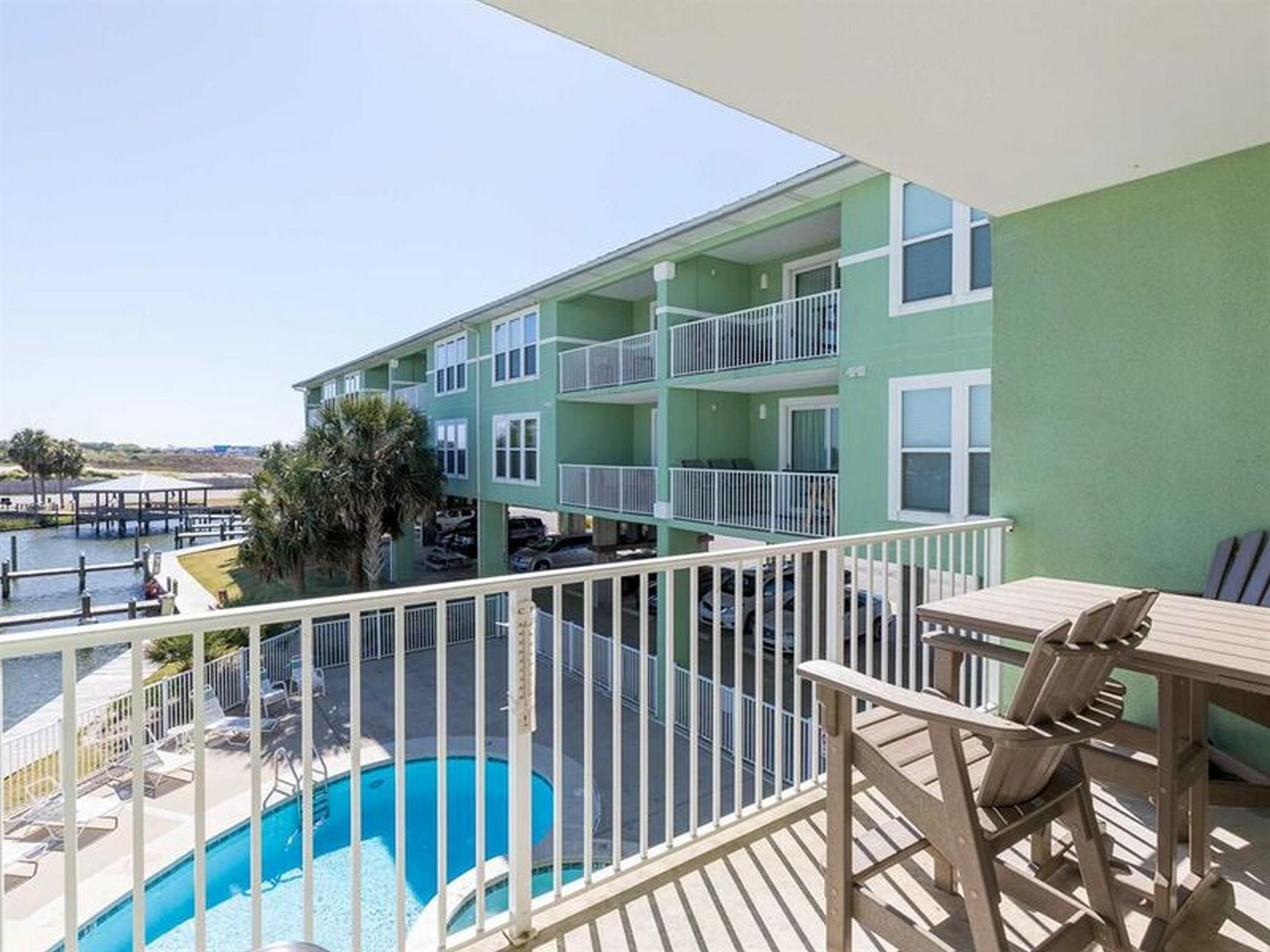 Navy Cove Harbor by Vacasa