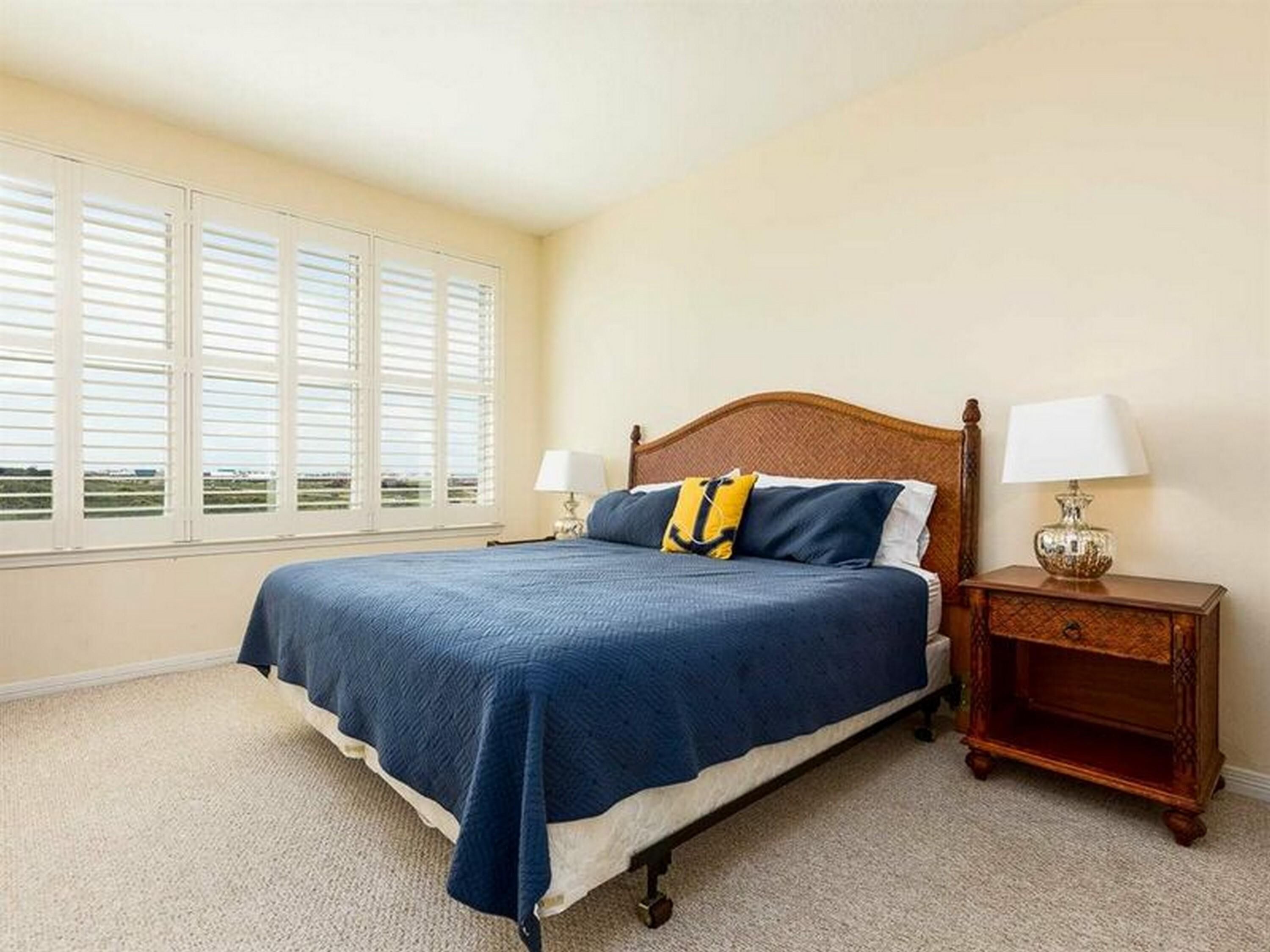 Navy Cove Harbor by Vacasa