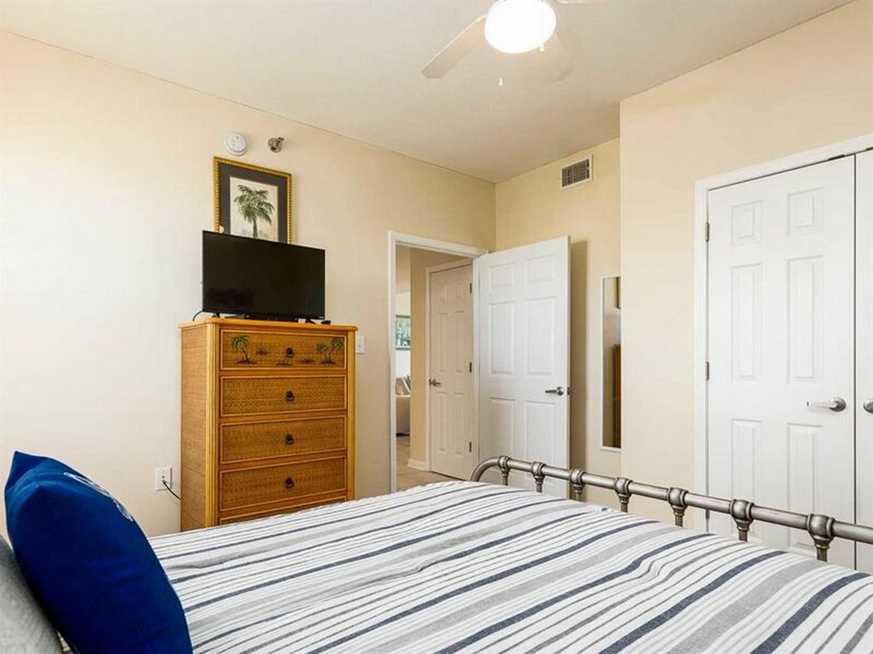 Navy Cove Harbor by Vacasa