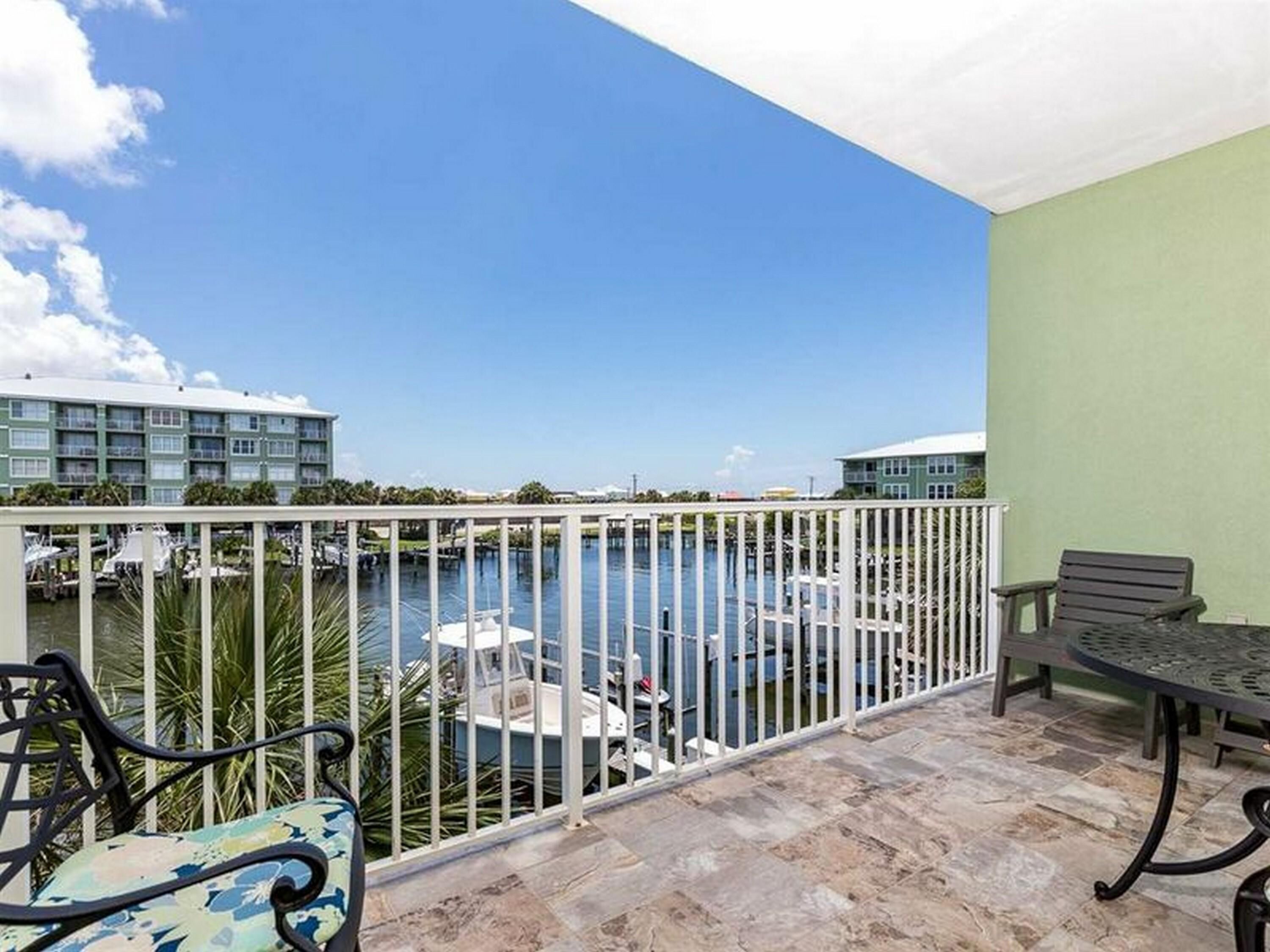 Navy Cove Harbor by Vacasa