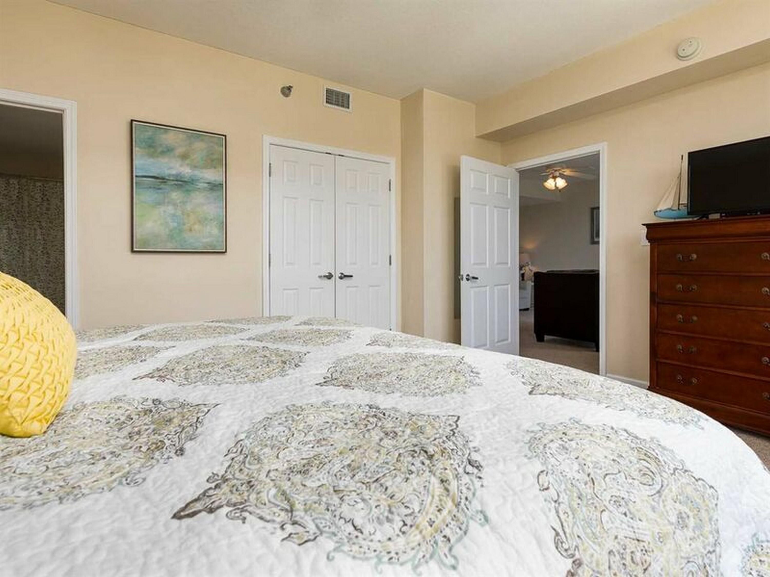 Navy Cove Harbor by Vacasa