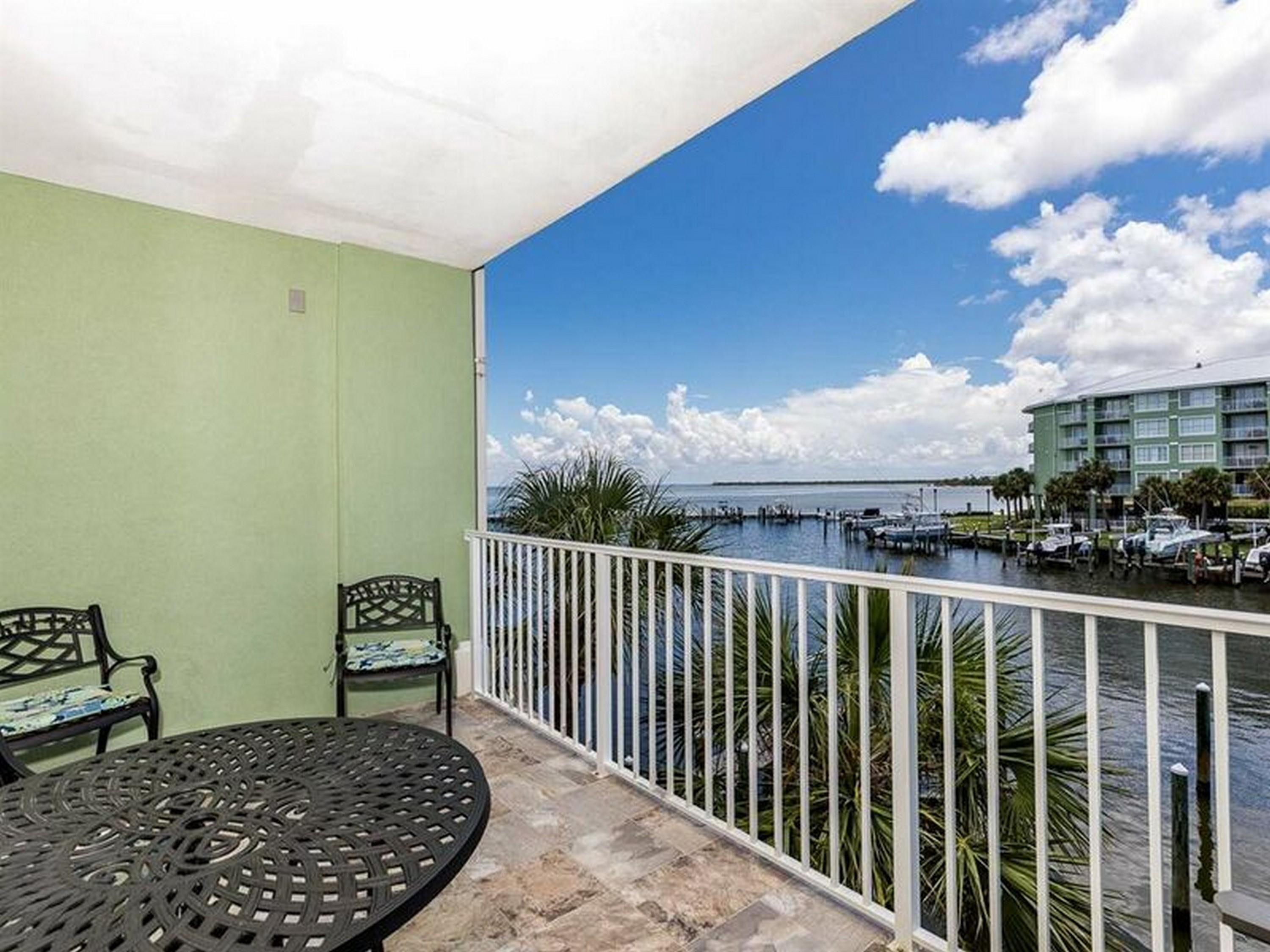 Navy Cove Harbor by Vacasa