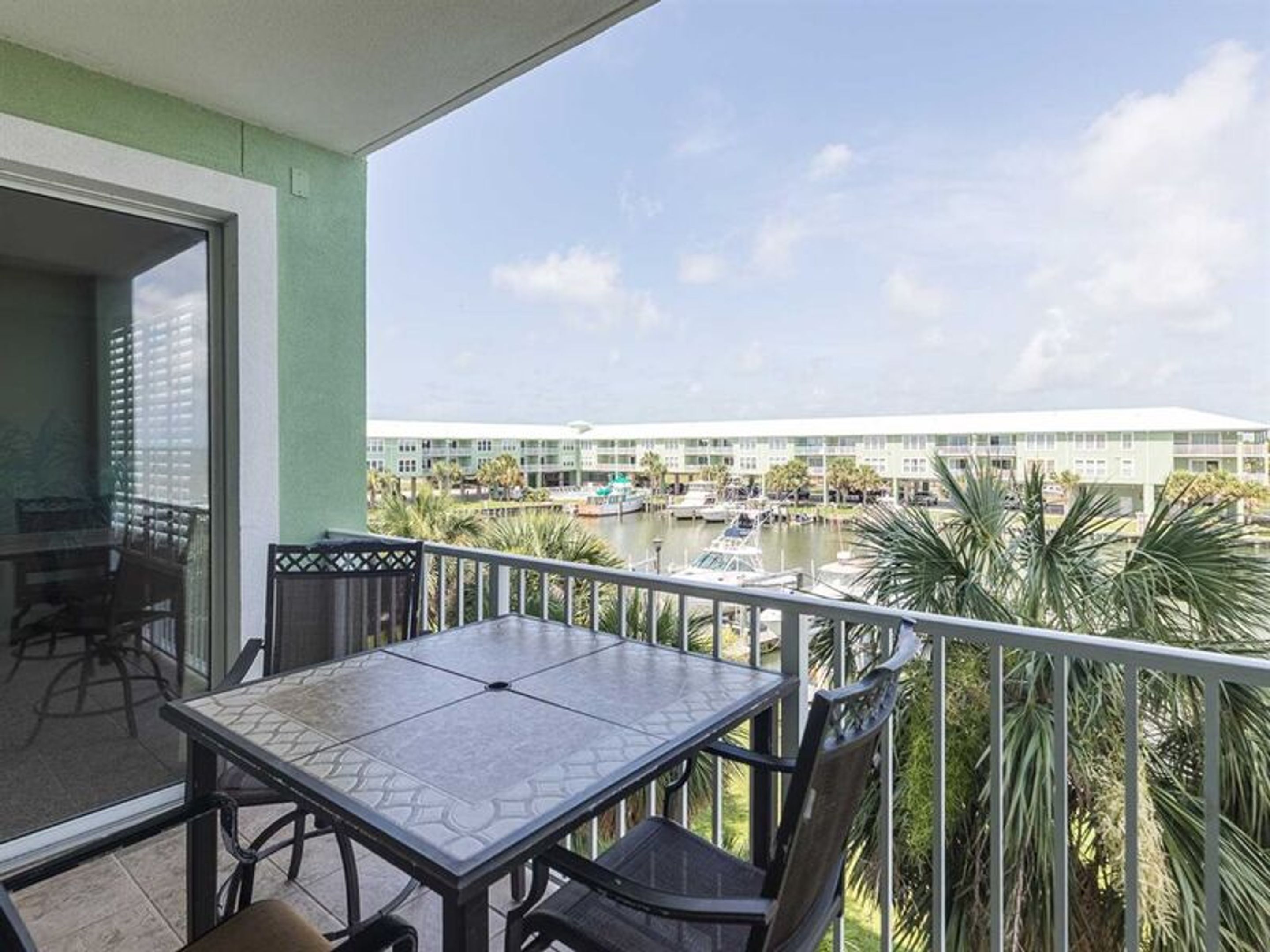 Navy Cove Harbor by Vacasa