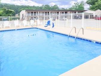 Super 8 by Wyndham Gadsden AL