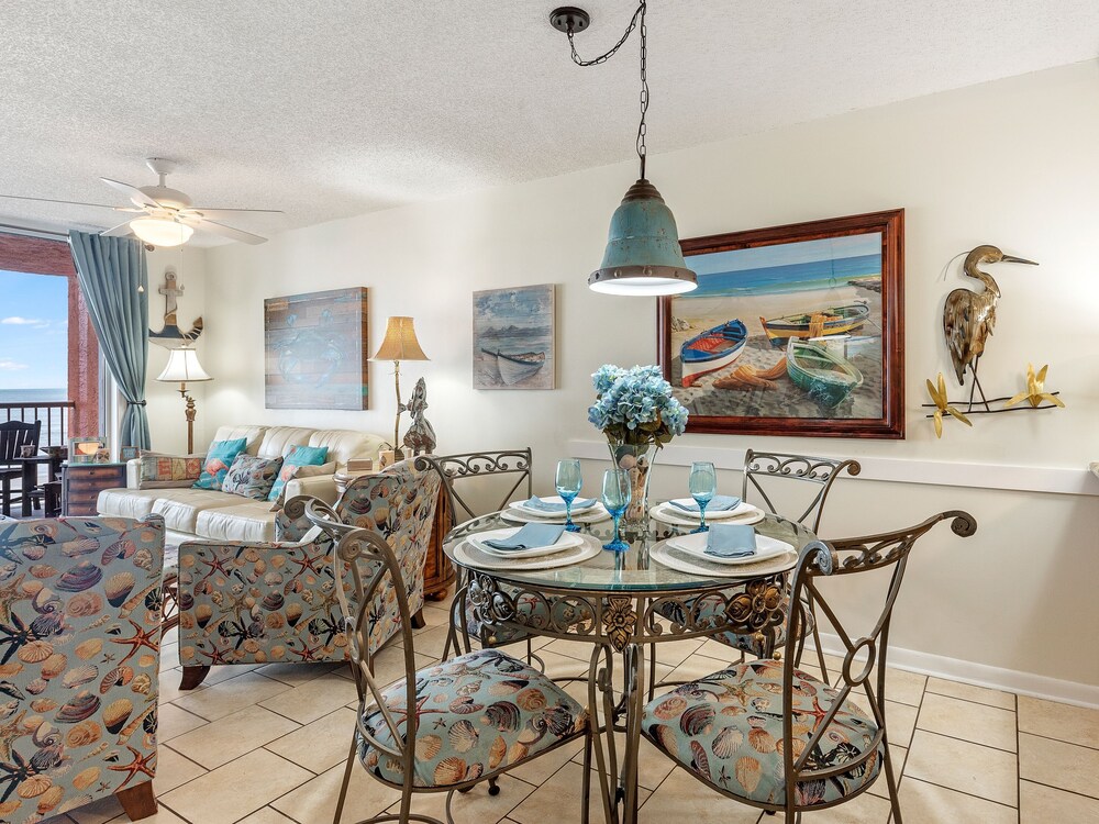 Buena Vista by RedAwning