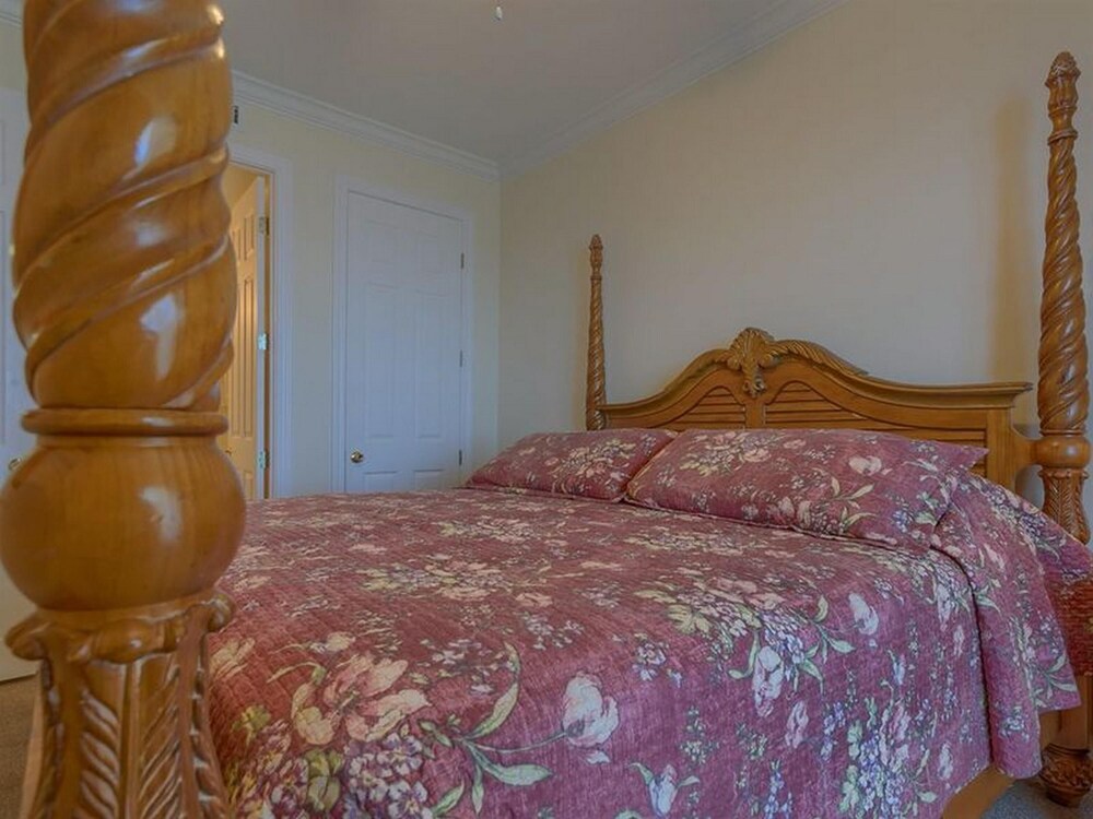 Island Royale by Vacasa