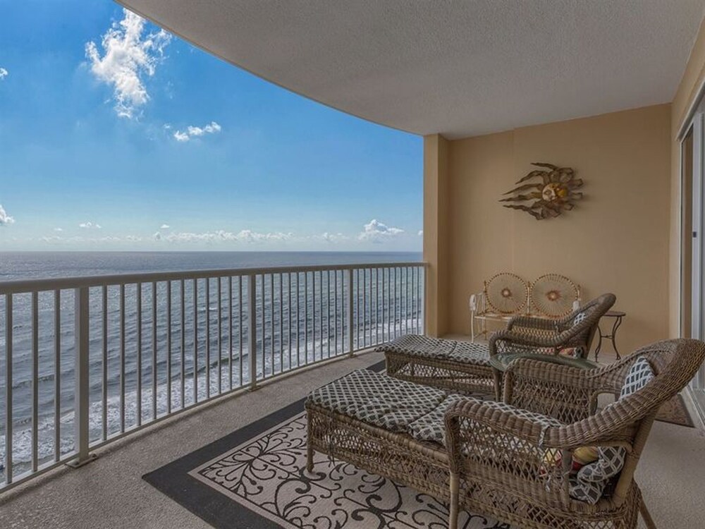 Island Royale by Vacasa