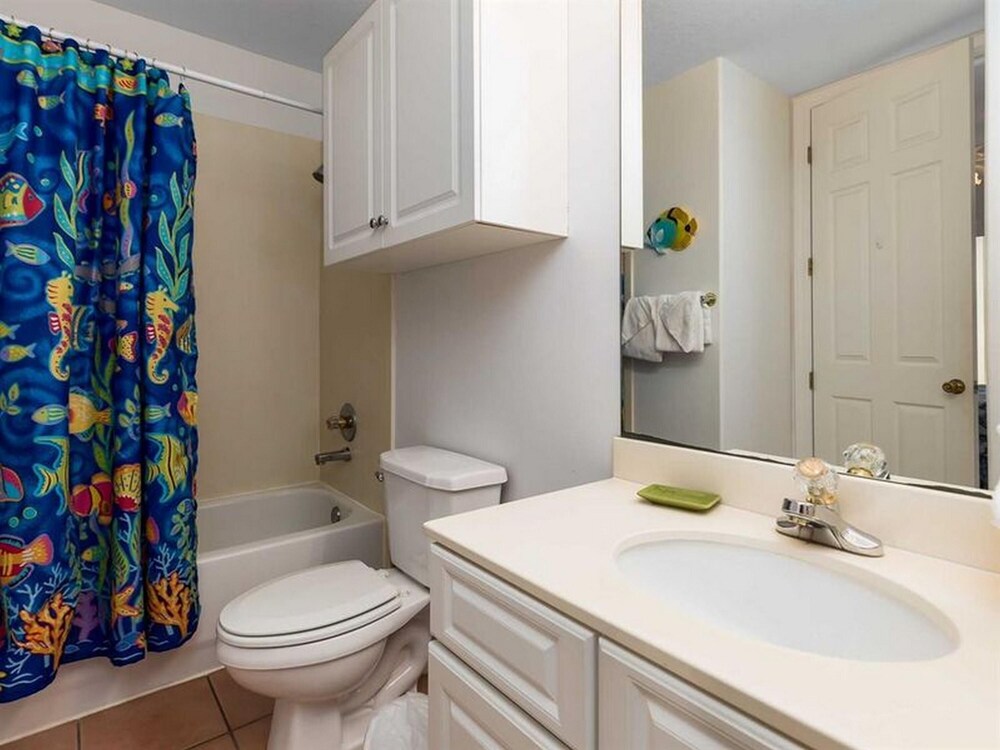 Island Royale by Vacasa