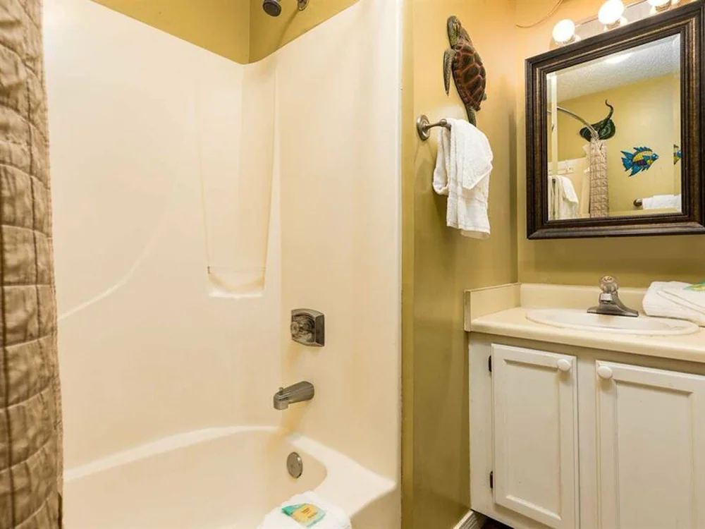 Lagoon Landing by Vacasa