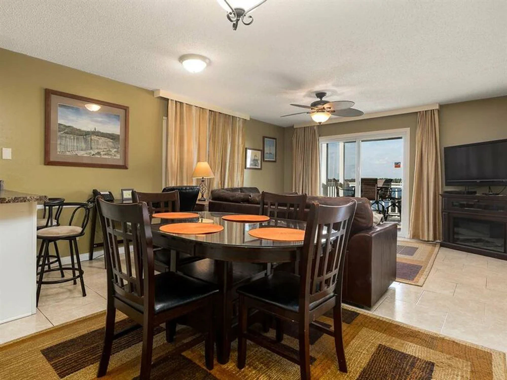 Lagoon Landing by Vacasa