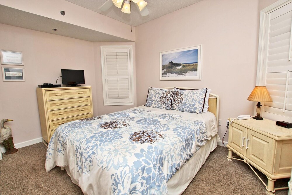 Legacy by Youngs Suncoast