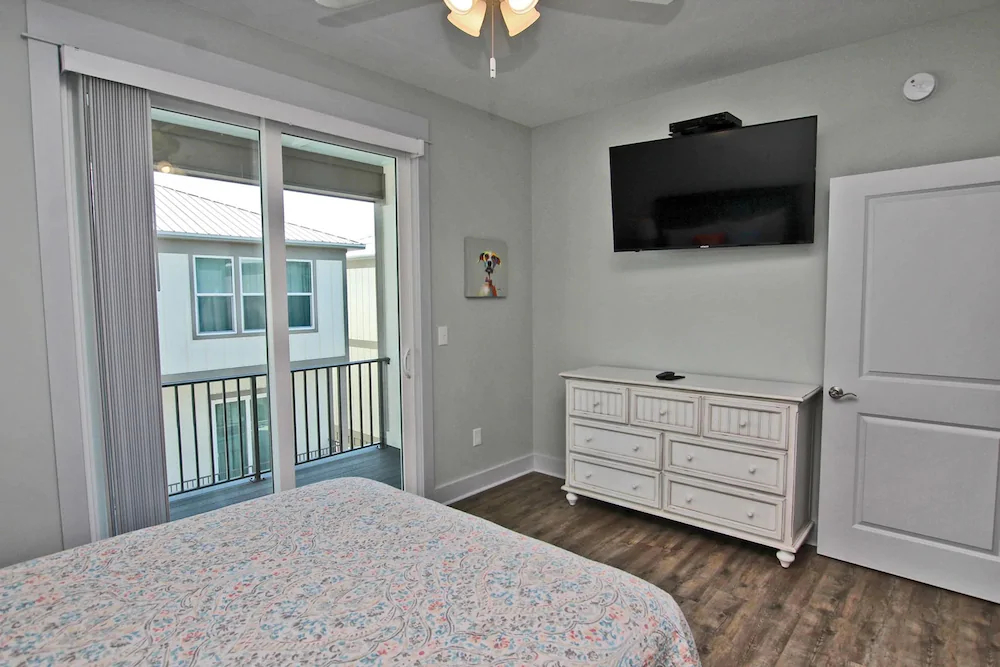 Little Lagoon Cottages by Youngs Suncoast