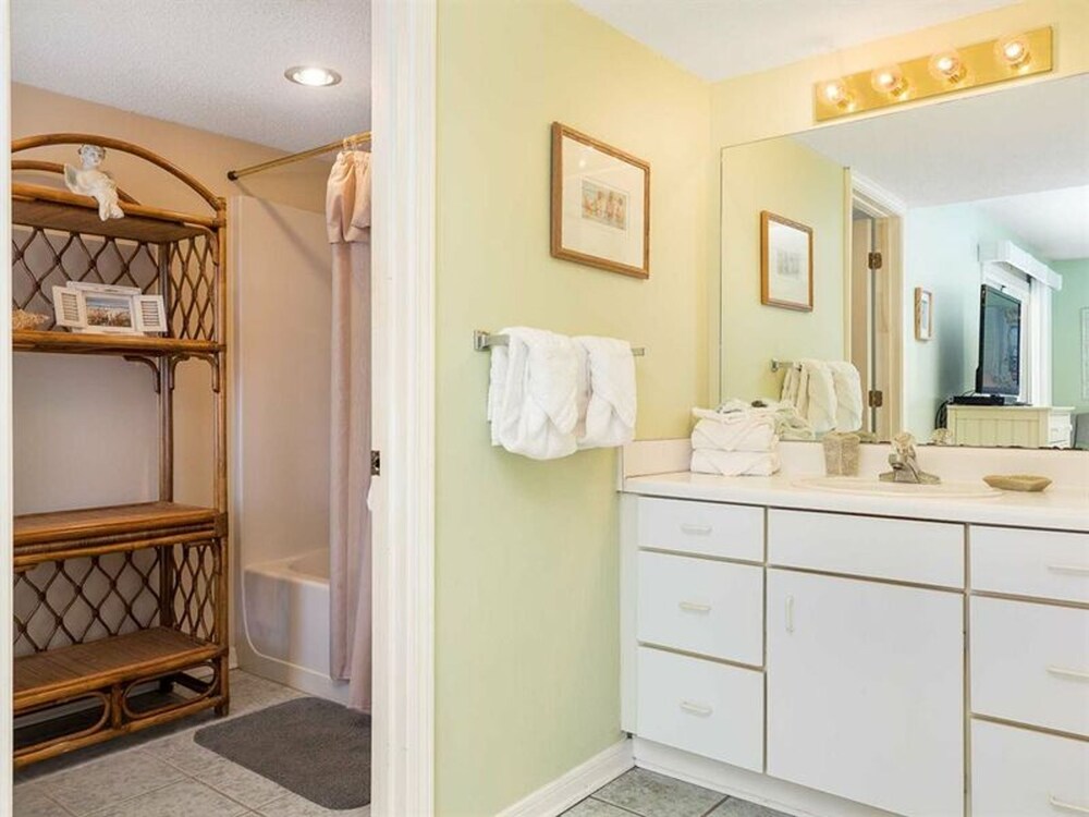 Ocean House II by Meyer Vacation Rentals