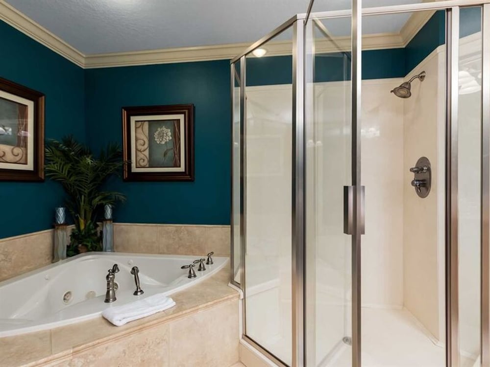 Oceania by Meyer Vacation Rentals