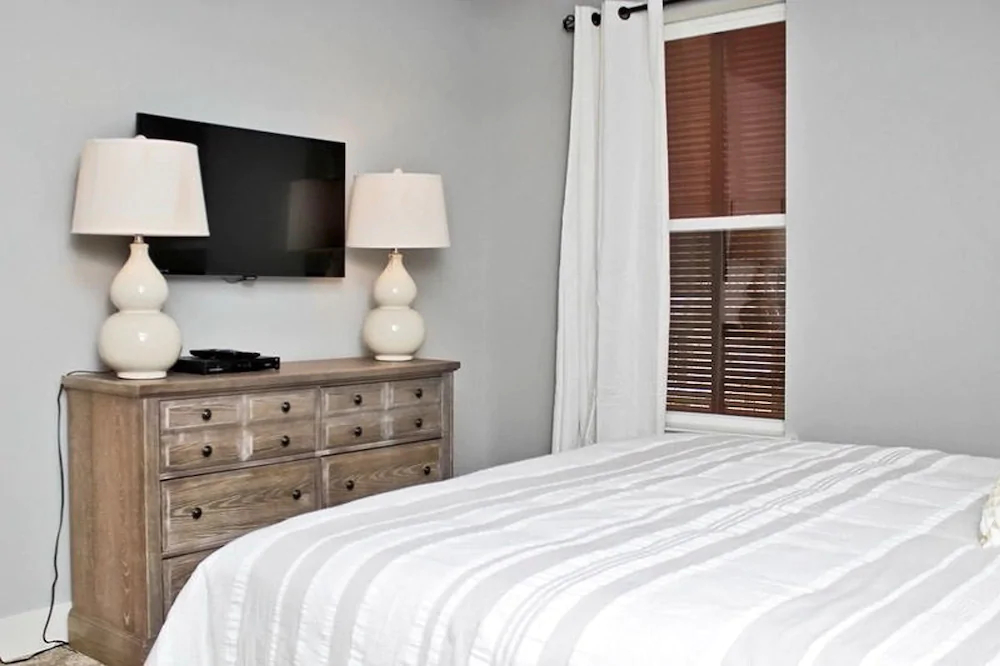 Romeo Beach by Youngs Suncoast