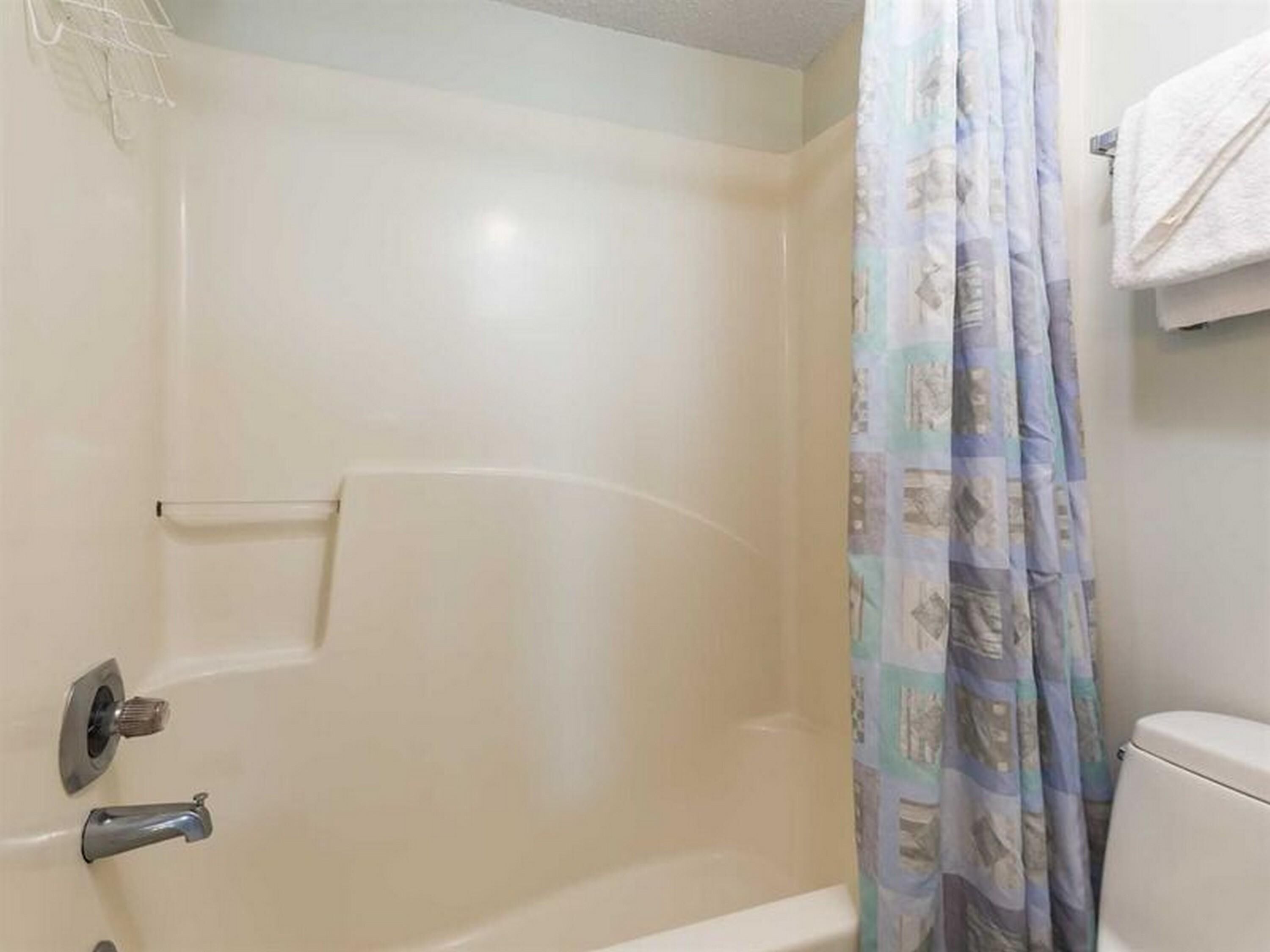 Surf Side Shores by Meyer Vacation Rentals