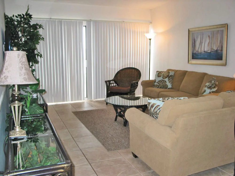 Tropical Winds by Bender Vacation Rentals