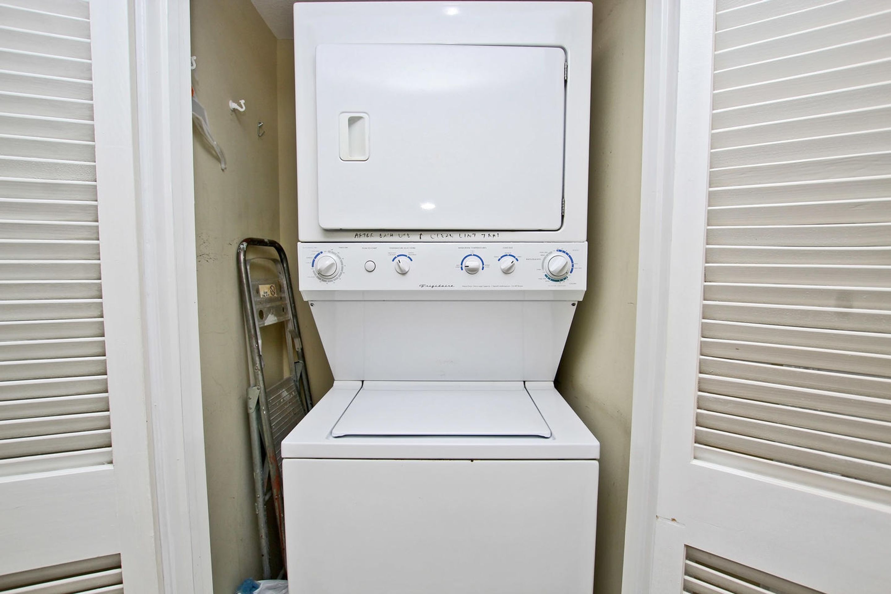 Tropical Winds by Youngs Suncoast