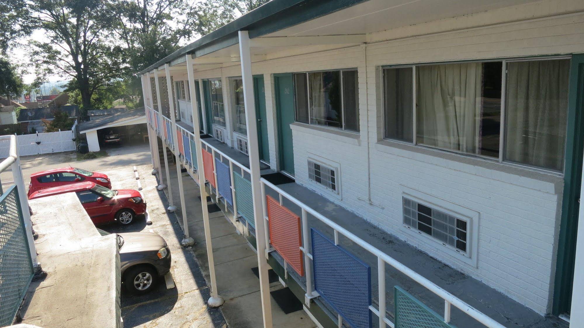 Hamilton Holiday Motel