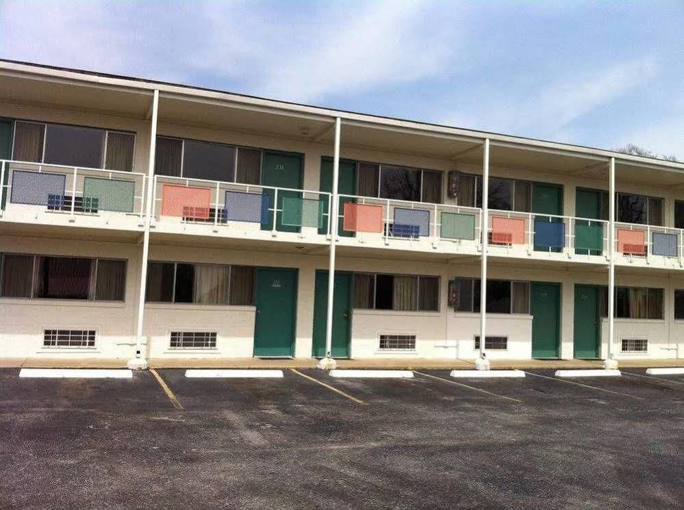 Hamilton Holiday Motel