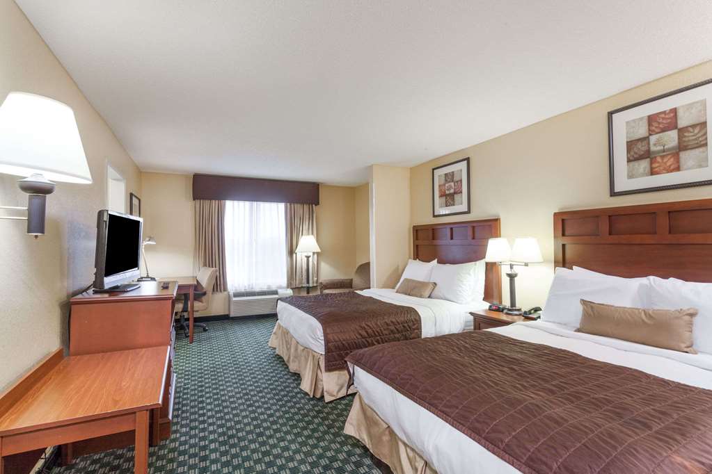 Clarion Pointe Madison-Huntsville