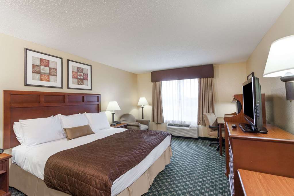 Clarion Pointe Madison-Huntsville