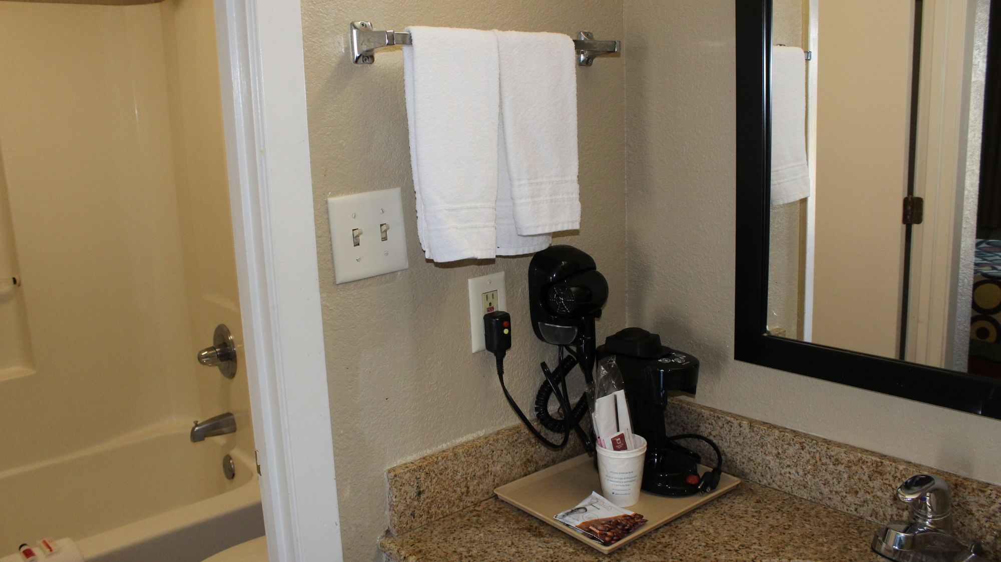 Super 8 by Wyndham Mobile/Tillmans Corner