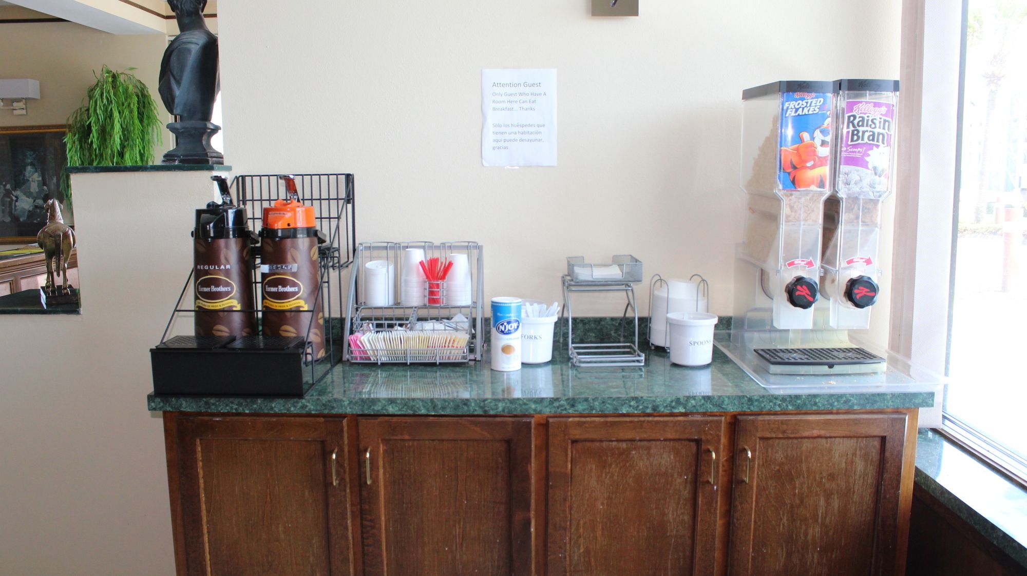 Super 8 by Wyndham Mobile/Tillmans Corner